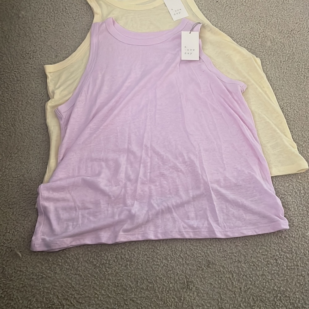 Tank tops - Picture 2 of 2